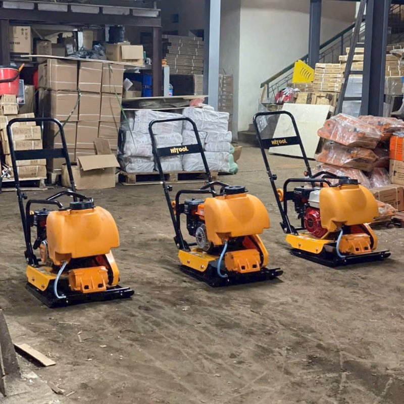 Máy đầm bàn chạy xăng Hitool giá tốt