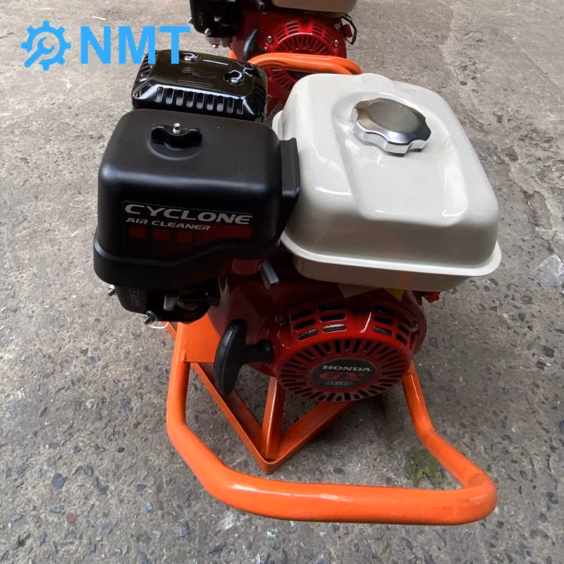 Máy đầm dùi chạy xăng Honda GX200 giá rẻ